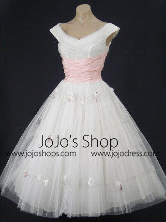 Retro Vintage Style 50s White and Pink ...